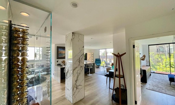 Beverly Grove Apartment | Luxury Beverly Hills 24 Hour Security Home 2 Bedrooms Perfect Location