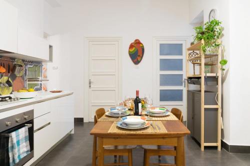 Ruggero Settimo Apartment | Luxury Coa Apartment