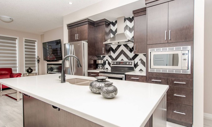 Southwest Calgary House | Luxury cozy home in the south of Calgary