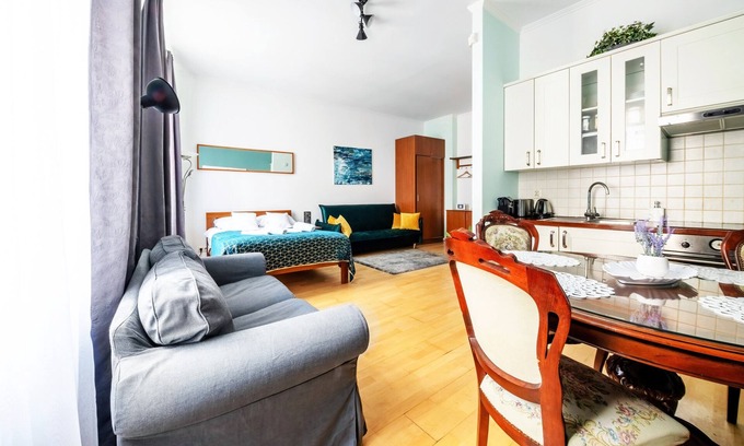 Stare Miasto Apartment | Luxury European Apartment