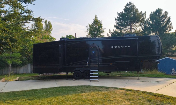 South Westminster House | Luxury Glamping in the Mile High-Private Pool, Hot Tub, Outdoor Fireplace & BBQ!