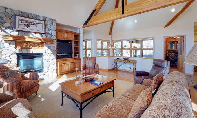 Hamilton Creek House | Luxury Home with Upscale Fixtures, WiFi, Private Hot Tub, & Mountain Views
