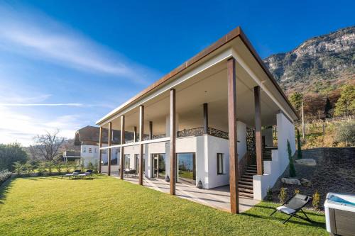 Caldaro Sulla Strada del Vino Apartment | Luxury house with panoramic view & hot tub