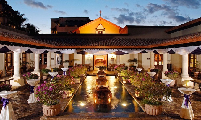 Centro Resort | Luxury in the heart of Cabo San Lucas