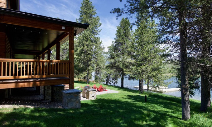 Island Park House | Luxury Lakefront Lodge at Henry's Lake near Yellowstone NP West Entrance