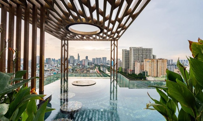 District 1 Apartment | Luxury Living in the heart of D1/3BR/Infinity Pool