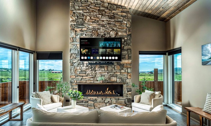 Selfoss Cabin | Luxury Log Home with a Hot Tub.