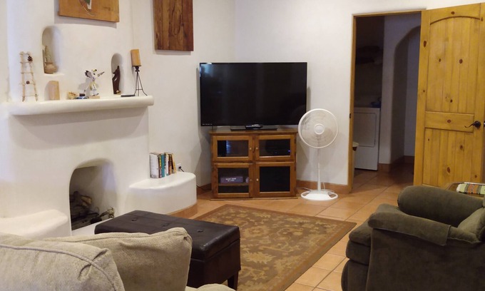 Taos Villa | LUXURY MOUNTAIN VIEW SUITESnThe Mountain View is a large pueblo styled home