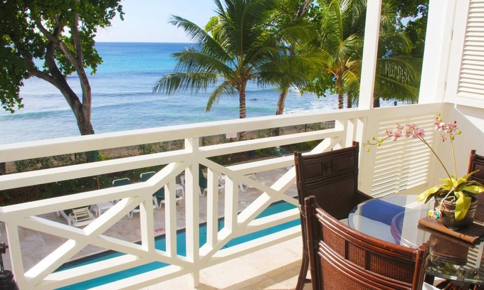 Old Trees Bay Condo | Luxury One Bedroom Beach Front Condo in Paynes Bay