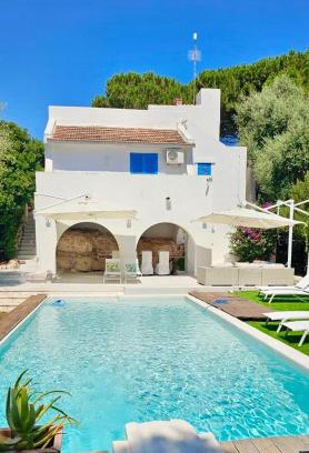 Rosa Marina Villa | Luxury Ostuni Beachfront Villa with Pool & Private Parking