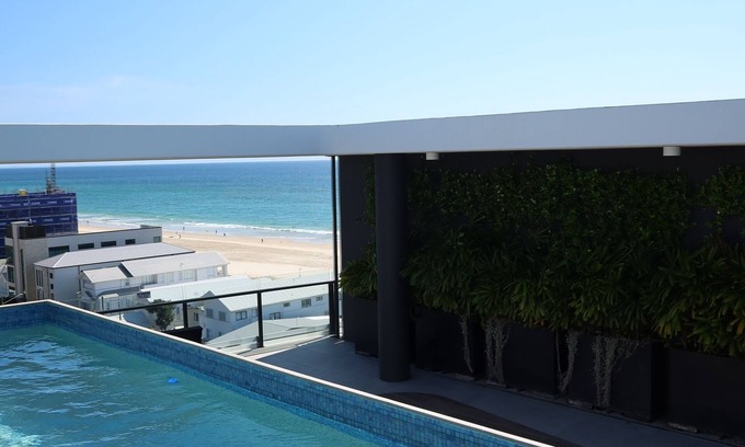 Palm Beach Apartment | Luxury Palm Beach 1 BDR in The Village