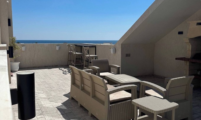 Rejiche Apartment | Luxury Rooftop Wifi, Ac, Outdoor Barbecue