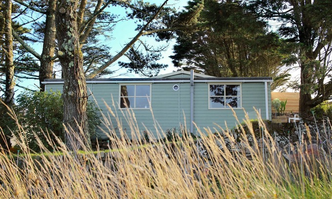 Chysauster Cabin | Luxury Scandi Cabin On A Hill, With Stunning Views Across Cornwall >NEAR ST IVES