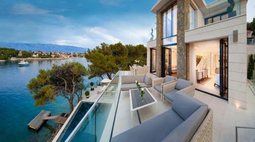 Selca Villa | Luxury Seafront Villa Prestige Brac with private pool, sauna and gym and private sea deck at the beach on Brac island