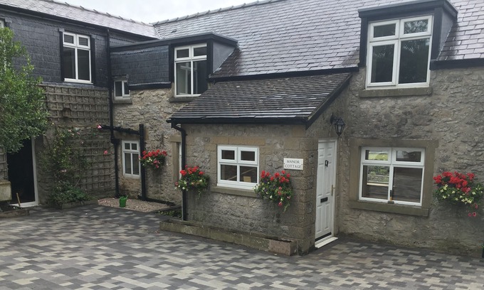 Litton Cottage | Luxury self-catering accomodation with breathtaking views for up to 10 people.