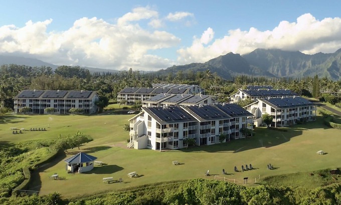 Princeville Condo | Luxury tropical comfortable resort condo in pedestrian/golf/ocean community
