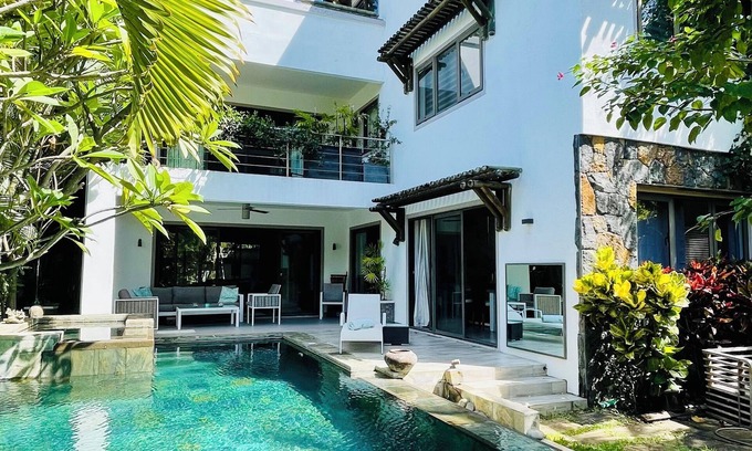 La Mivoie House | Luxury villa 150m of the beach with heated swimming pool