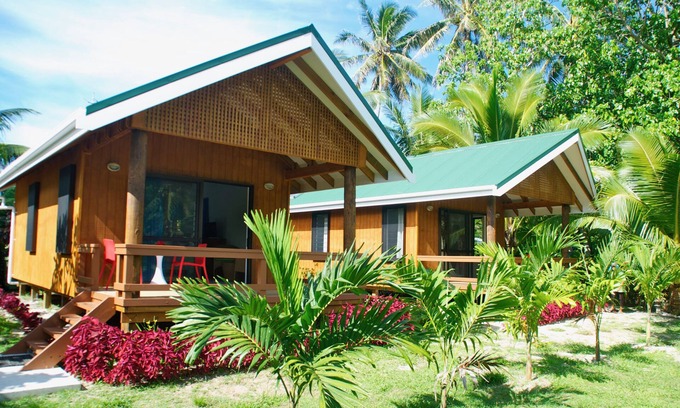 Tapere of Titikaveka House | Lyas Bungalow1 - The best snorkeling across the road