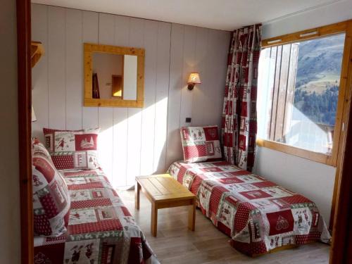 Meribel-Mottaret Apartment | Méribel: Appartement 3 pièces avec mezzanine, balcon, accès direct aux pistes - FR-1-355-186