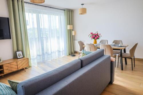 Jelenia Gora Apartment | M&D apartamenty w Karkonoszach! 2 sypialnie, salon z aneksem, balkon z widokiem na góry