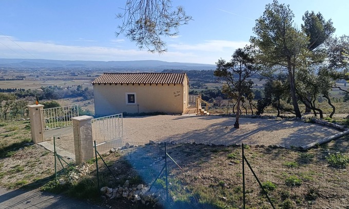 Saint-Hippolyte-le-Graveyron Bed & Breakfast | Maison Ensoleillée, Grande Terrasse Avec vue Panoramique et Accès Piscine