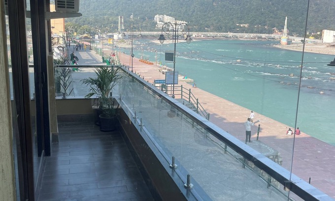 Rishikesh Hotel | Maayaa inn by Ganges