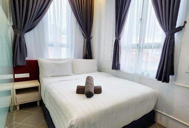 Downtown George Town Hotel | Mac Hotel by Sky Hive