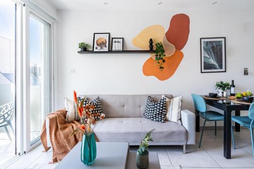 Larnaca City Centre Apartment | Made with love 1-BR Apt By Finikoudes Beach