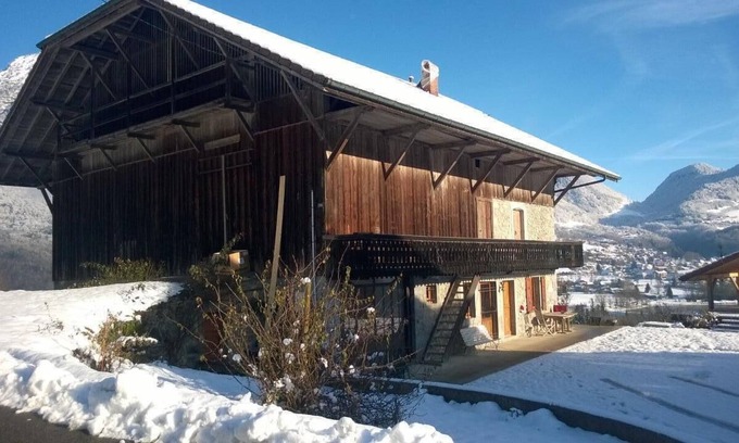 Chatillon-sur-Cluses Other | Magnificent farm with lake view, quiet, close to the ski resorts.