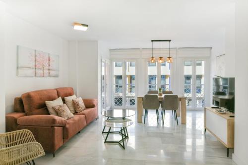 Perchel Sur Apartment | Magnificent- 2Bd 2Bth- City Center