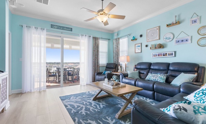 Palm Coast Condo | Magnificent 5th Floor Corner Condo 955 overlooking the lake at Cinnamon Beach