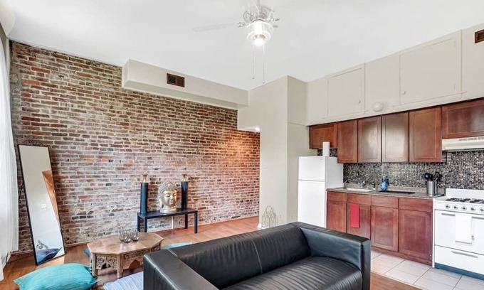Society Hill Apartment | Magnificent uniquely designed Center City apt in the heart (4th and Lombard St) Philadelphia