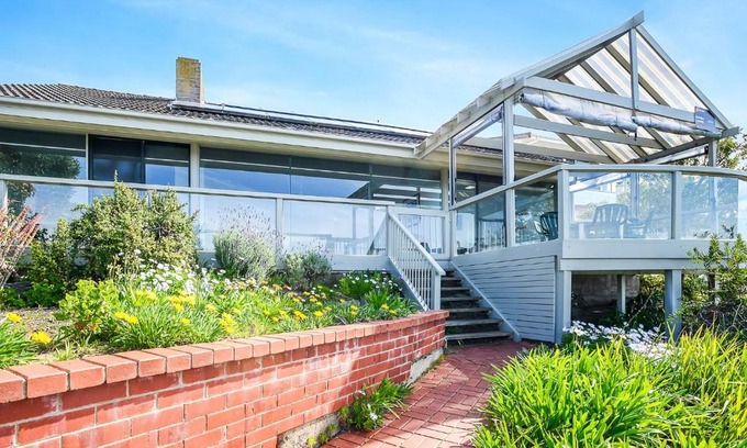 Encounter Bay House | Magnificent Views Over the Bay