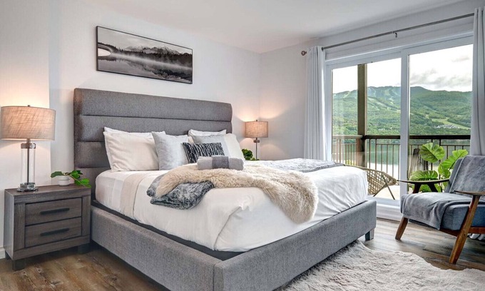 Mont-Tremblant Condo | Magnifique Condo Vue, LAC et SKI Mont Tremblant 5 min