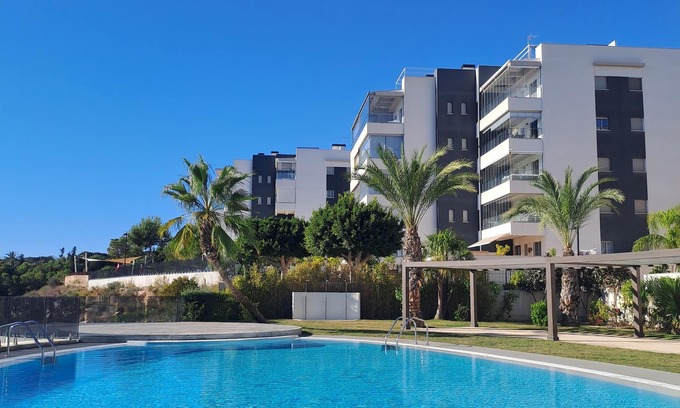 Orihuela Costa Apartment | Magnifique Penthouse Proche de la Zenia et la mer Avec Piscines, gym et Sauna!