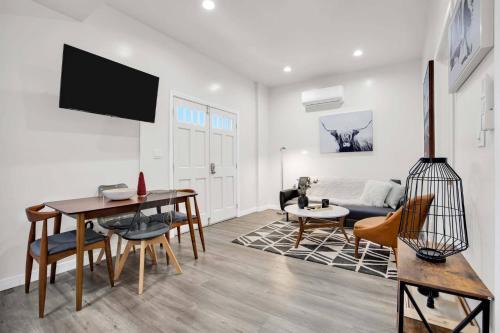 Pico-Union House | Magnolia Apt