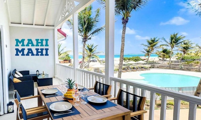 Orient Bay House | Mahi Mahi direct access to Orient Bay beach