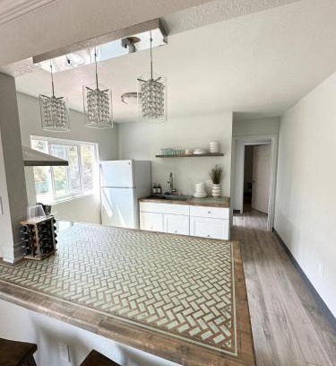 Manitou Springs Apartment | Main House 3BR Retreat with Kitchen