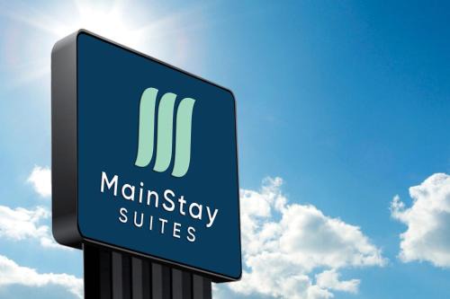 Lansing Hotel | MainStay Suites Lansing West