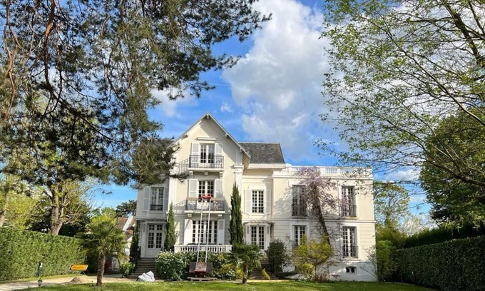 Le Vesinet House | Maison Emilie - Les Demoiselles à Versailles