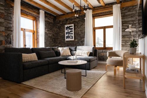 Old Montreal Apartment | Maison Place Royale by Luxury In Transit
