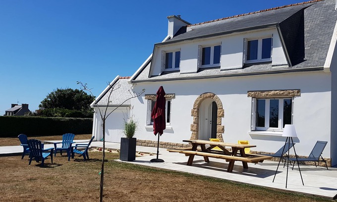 Plovan House | Maison Rénovée à 900 m de la mer