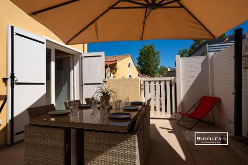 Vias House | Maison rénovée et climatisée avec WIFI à 600m de la plage
