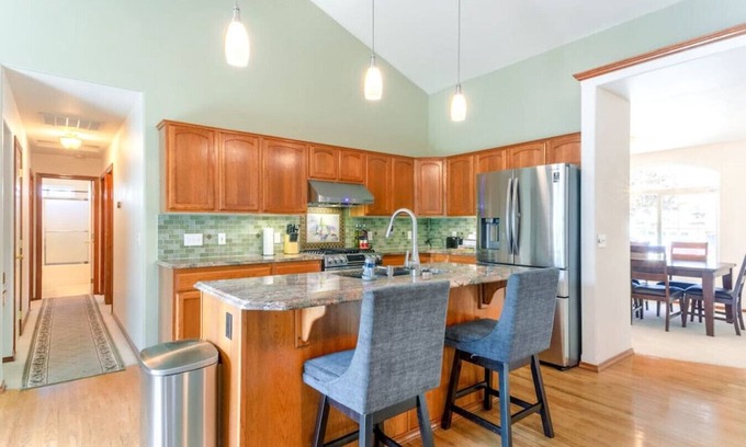 Post Falls House | Majestic Home by the River- Pool Table and Fire Pit