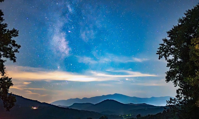 Bakersville Cabin | Majestic Views: 2 King Suites+Fire Pit+Fast Fiber Optic Internet