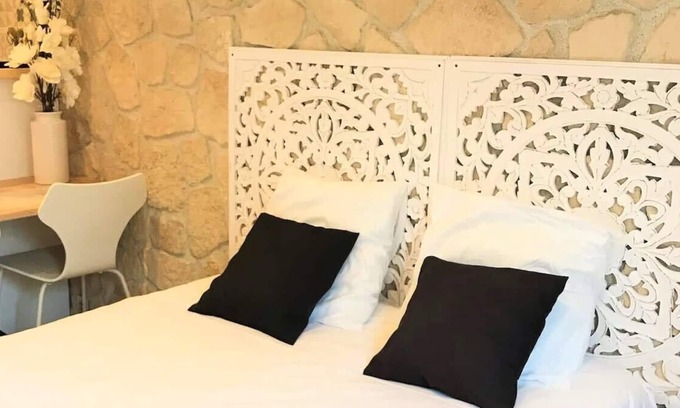 Ambilly Apartment | MajorBnB /Deco studio near Geneva with parking D1