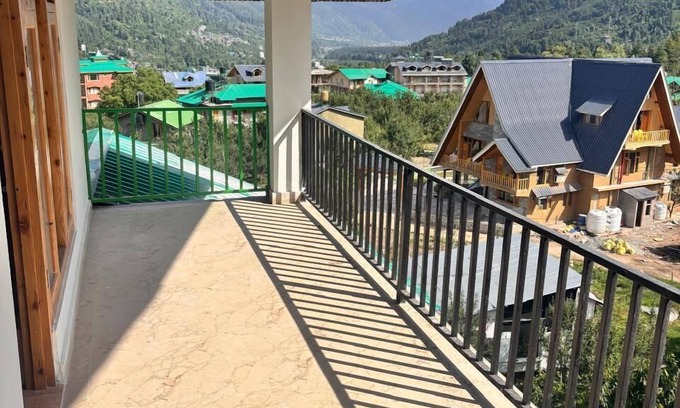 Manali Hotel | Manali Mornings