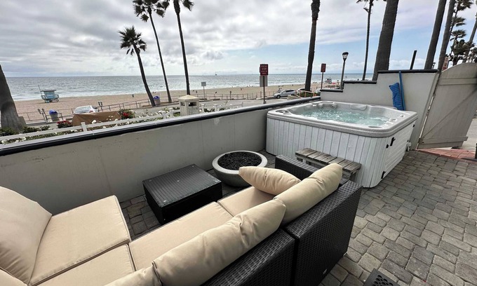 El Porto Apartment | Manhattan Beach Beachfront On The Strand