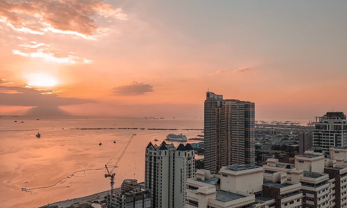 Ermita Night District Apartment | Manila Bay City View Room with Free Pool