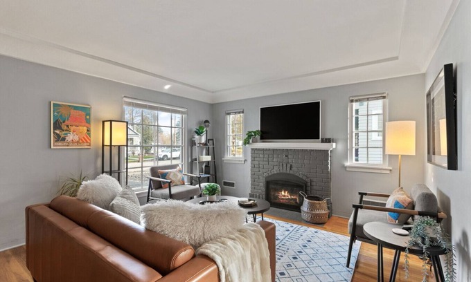 Rockwood House | Manito Park 3b/1ba|Close to Hospitals|Quiet Neighborhood